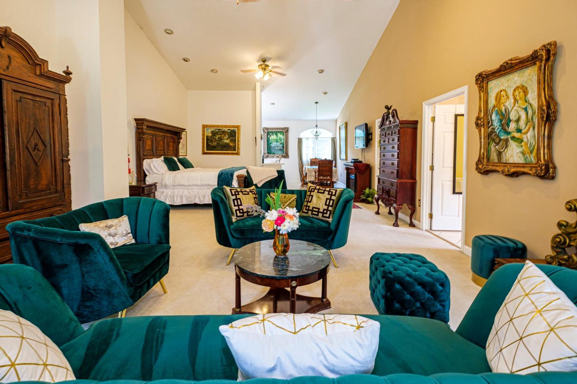 Stone Manor Boutique Inn Britain Экстерьер фото