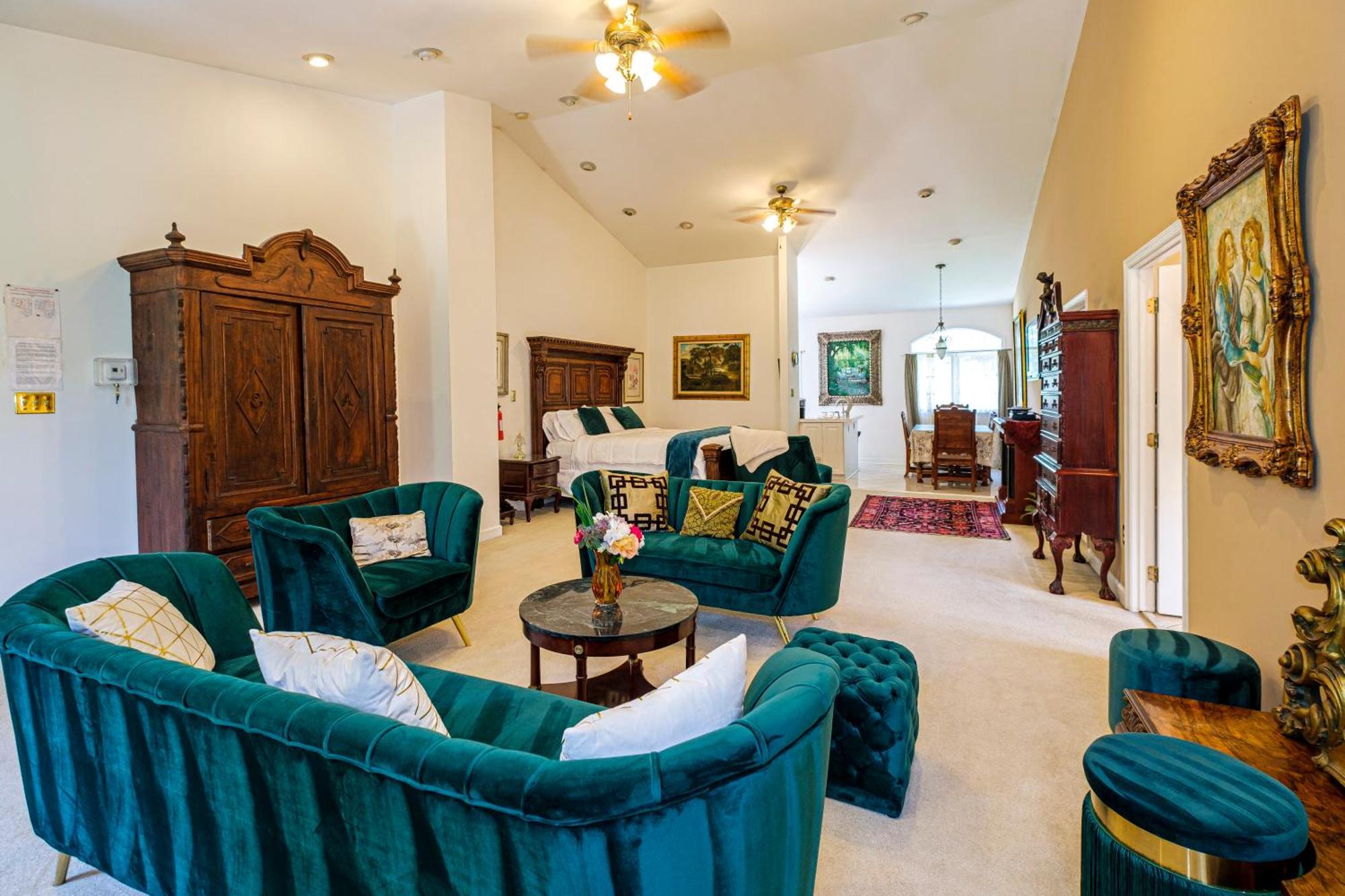Stone Manor Boutique Inn Britain Экстерьер фото