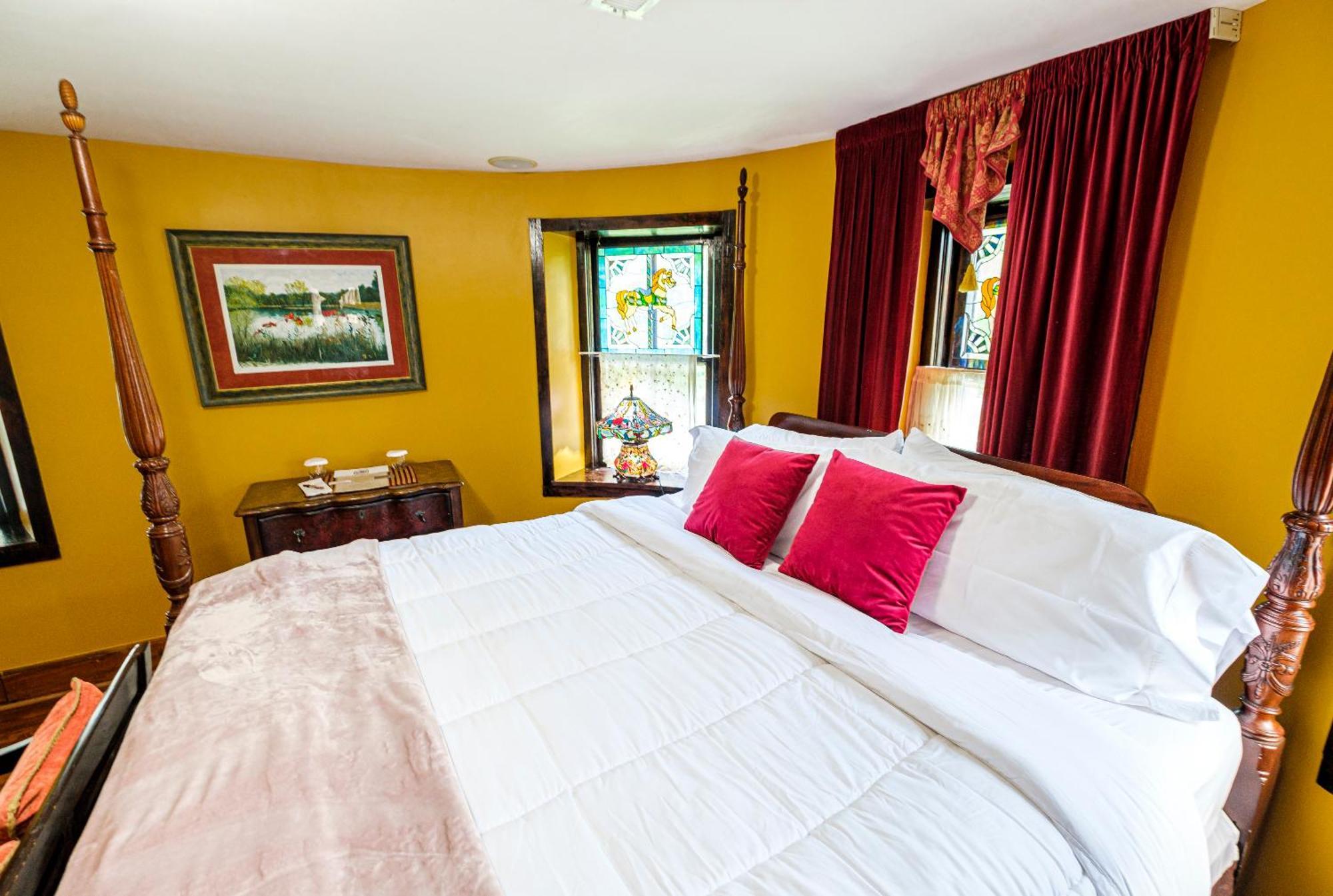 Stone Manor Boutique Inn Britain Экстерьер фото