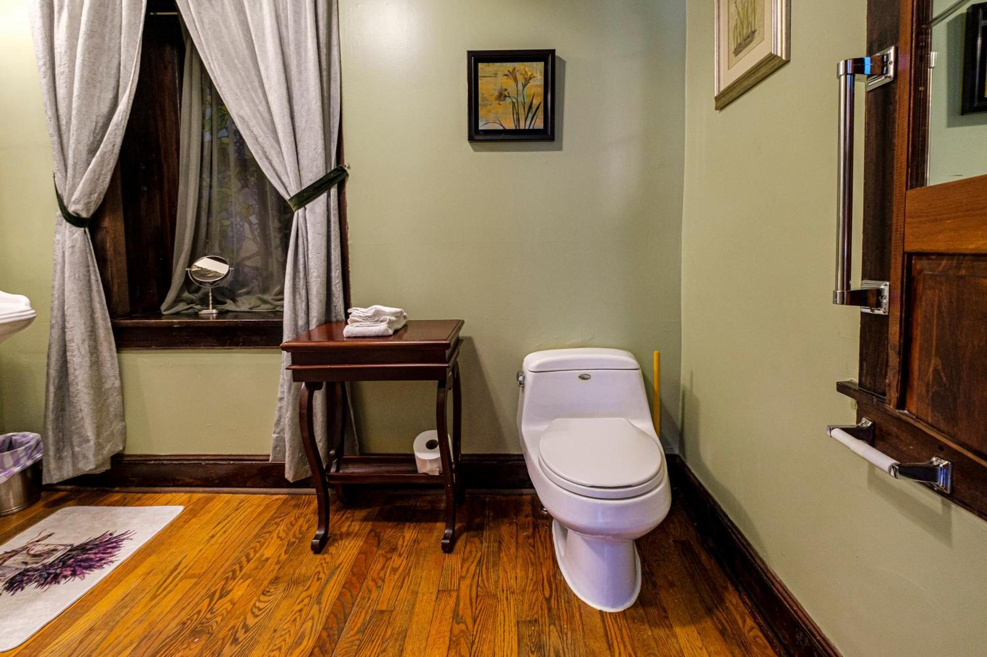 Stone Manor Boutique Inn Britain Экстерьер фото
