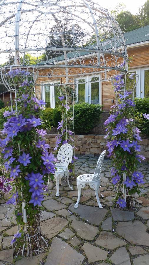 Stone Manor Boutique Inn Britain Экстерьер фото